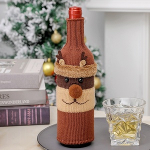 Housse <span class=keywords><strong>de</strong></span> <span class=keywords><strong>bouteille</strong></span> <span class=keywords><strong>de</strong></span> vin en tricot <span class=keywords><strong>de</strong></span> Noël Vefit - Design Père Noël |   Décoration <span class=keywords><strong>de</strong></span> fête festive : Boules décoratives pour arbre, modèle <span class=keywords><strong>bouteille</strong></span> <span class=keywords><strong>de</strong></span> vin - Product Image 4