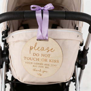 ป้ายไม้ตกแต่งสำหรับรถเข็นเด็ก ป้ายไม้ข้อความว่า โปรดอย่าสัมผัสหรือจูบลูกน้อย - Product Image 6