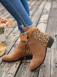 Bottines en daim à imprimé léopard pour femmes, style bout pointu, fermeture éclair latérale, talon épais, en stock - Product Image 6
