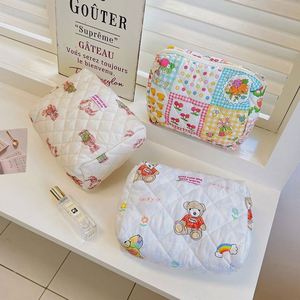 Sac de maquillage matelassé en coton biologique tendance, motif floral, en toile, avec fermeture éclair, pour voyage, marque privée, vente en gros - Product Image 5