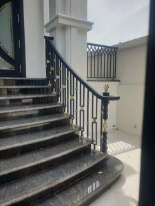 Escalier en acier forgé haut de gamme, production vietnamienne, avec barres robustes de 14x14 mm, nouveau design - Product Image 6