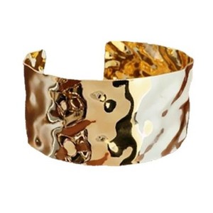 Bracelet manchette en <span class=keywords><strong>fer</strong></span> électroplaqué plissé style européen et américain, personnalisé, de luxe léger et haut de gamme, au design cool - Product Image 5