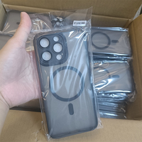 Prix de gros d'usine Étui de téléphone portable magnétique antichoc en TPU+PC pour 11 12 13 14 15 Pro Max