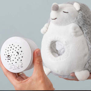 Juguete de Peluche de Erizo de Algodón Lavable MILI, Juguete <span class=keywords><strong>para</strong></span> <span class=keywords><strong>Dormir</strong></span> <span class=keywords><strong>para</strong></span> Bebés |   Luz Nocturna de Proyección de Cielo Estrellado con Música Relajante, Funciona con 3 Pilas AAA - Product Image 3