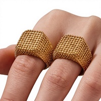 Bague en acier inoxydable style INS pour femme, motif grain martelé vintage, large bande carrée, bijoux