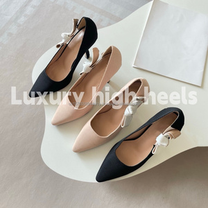 Sandales à talons texturées Mary Jane, talons hauts, bout pointu, bride à nœud, style classique de créateur pour femmes, chaussures habillées - Product Image 3