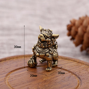 Adorno de Qilin de Latón, Mini Colgante con Forma de Animal, Llavero de Aleación de Cobre, Decoración de Escritorio, Regalo Unisex - Product Image 2