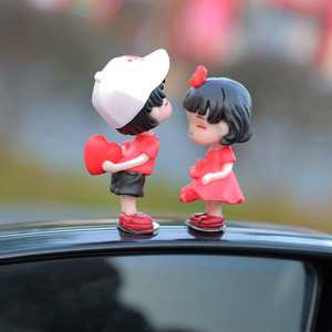 Décoration de voiture Ai Cheng, figurines de couple en plastique pour la console centrale, décoration intérieure de voiture - Product Image 2