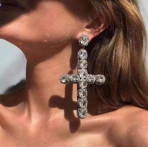 Stud oorbellen Kruisje Goud kleurig | Stud Oorbellen