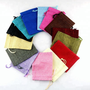 Sacchetto con coulisse in tela di juta per feste di matrimonio personalizzato promozionale ecologico sacchetto con coulisse in iuta piccolo sacchetto regalo in iuta - Product Image 1