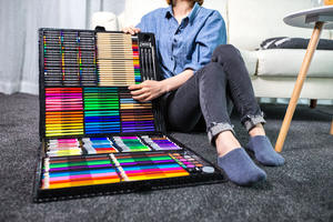 258-teiliges Inspirations-Kunstset zum Zeichnen und Skizzieren, Schreibwarenset für Jungen und Mädchen als Geburtstagsgeschenk - Product Image 4