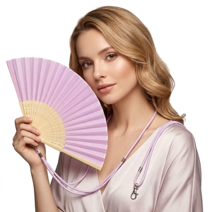 Bonito diseño, 21 cm, 8 pulgadas, <span class=keywords><strong>abanico</strong></span> de mano de bambú <span class=keywords><strong>barato</strong></span> con mango de bambú y estampado de seda blanca para novias, bodas y fiestas. - Product Image 1