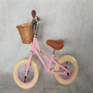 Vélo d'équilibre rétro pour enfants de 12 pouces avec panier en osier, vélo d'apprentissage <span class=keywords><strong>vintage</strong></span> sans pédales pour filles et garçons de 2 à 5 ans - Product Image 4