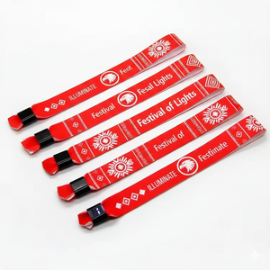 Pulsera de Tela de Poliéster Tejida Personalizada de Alta Calidad con Cierre Deslizante de Botón de Plástico para Festivales y Eventos Deportivos - Product Image 1