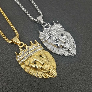 Collier pendentif tête de lion Yunnique en acier inoxydable plaqué or avec sertissage pavé, bijou pour homme, cadeau - Product Image 1