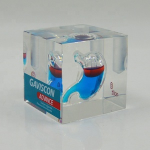 Cube en résine acrylique personnalisé avec logo à l'intérieur du cube en acrylique, presse-papier - Product Image 3