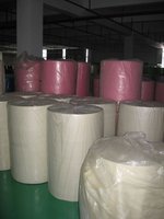 Masque facial jetable en PP non tissé écologique pour le maquillage et la protection contre la poussière des vêtements lors du changement de tenue
