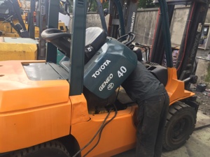 4 toneladas 4 t diesel Toyota japonés 7FD40 carretillas elevadoras, FD40 FD30 7FD30 8FD30 7FD50 FD50 8FD50 precio razonable carretilla elevadora usada para la venta - Product Image 2