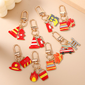 Ensemble de porte-clés de pompier héroïque en émail, <span class=keywords><strong>camion</strong></span> de pompiers et extincteur, pour cadeaux de retraite de pompier, souvenirs de service de sauvetage - Product Image 3