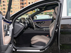 Auto Usado <span class=keywords><strong>Mercedes</strong></span>-Benz Clase <span class=keywords><strong>S</strong></span> <span class=keywords><strong>Maybach</strong></span> <span class=keywords><strong>S</strong></span> <span class=keywords><strong>680</strong></span> <span class=keywords><strong>4matic</strong></span> 2024, Japón, Nigeria, Kerala - Product Image 4