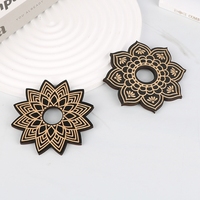 Support en bois artisanal à motifs exquis avec base en cristal pour sous-verre et présentoir pour boîtes en bois et enseignes murales