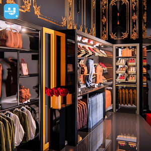 Tienda de Ropa Formal para Hombre con Diseño Interior Personalizado en Negro Brillante, Boutique de Ropa Formal para Sastrería - Product Image 1