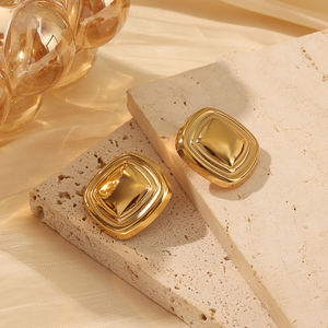 Pendientes <span class=keywords><strong>de</strong></span> <span class=keywords><strong>dos</strong></span> tonos para mujer <span class=keywords><strong>de</strong></span> acero inoxidable chapado en oro <span class=keywords><strong>de</strong></span> 18K, pendientes <span class=keywords><strong>de</strong></span> joyería <span class=keywords><strong>de</strong></span> moda cuadrados hinchados, pendientes gruesos <span class=keywords><strong>de</strong></span> estilo Ins - Product Image 3