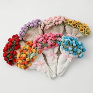 Kit de Manta de Lana Tejida a Mano para DIY, Manta de Ganchillo con Lirios del Valle y Rosas, Transformable en Ramo, Regalo para el Día de la Madre - Product Image 1