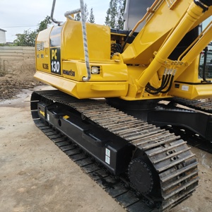Excavatrice hydraulique Komatsu PC130 d'occasion en excellent état, modèle 2022, 12 tonnes, marque japonaise, d'occasion, avec roulement moteur et engrenage en vente - Product Image 5
