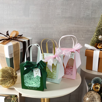 Vente en gros éponge de doublure rigide pliable recyclable de luxe avec logo personnalisé cadeau de bébé recyclable de qualité supérieure gaufré
