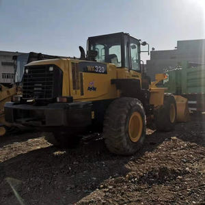 Chargeur d'occasion KOMATSU WA320-5 Bon marché et excellent rendement Le chargeur d'occasion KOMATSU est à vendre - Product Image 1