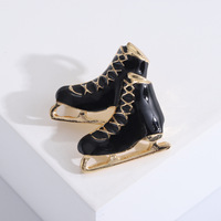 Broches créatives en forme de patins à glace effet goutte d'huile pour sports de plein air, cadeaux de fêtes, accessoires populaires pour femmes, vente en gros fabricant