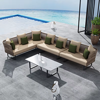 Ensemble de canapés d'extérieur au design nordique pour cour, patio, balcon - Trois places, résistant à l'eau, en rotin tressé, coussins amovibles et lavables