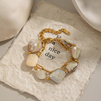 Ensemble de bijoux en perles de coquillages blanches uniques et tendance, design minimaliste à double et triple couche, chaîne en acier inoxydable, ensemble d'accessoires créatifs