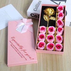 Cadeau créatif 12 roses artificielles en savon avec boîte cadeau en plastique rose 24k, cadeau pour la Saint-Valentin, la fête <span class=keywords><strong>des</strong></span> pères, un anniversaire - Product Image 1