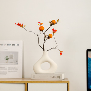 Vase en céramique moderne et minimaliste au toucher premium, arrangement de fleurs artificielles couleur kaki pour la table à manger et la décoration du salon - Product Image 4