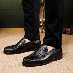 Nouveau modèle de chaussures en cuir multifonctionnelles pour hommes. Fabriqué en cuir de vache durable, adapté aux occasions décontractées, professionnelles et formelles. - Product Image 4