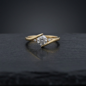 Anillo de compromiso con diamante cultivado en laboratorio de corte redondo, anillo solitario moderno con diseño en espiral, oro de 10K, 14K, 18K, plata 925, 935 - Product Image 1