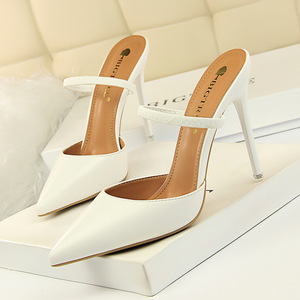 Sandales rétro d'été à talons hauts pour femmes, bout pointu fermé, bande élastique, usage quotidien, antidérapantes, ajourées, style mules à enfiler - Product Image 3