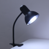 Lampe de table à pince en métal noir pour salle de lecture