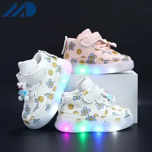 2023 çocuk Sneakers bebek kız erkek çiçek baskılı örgü Led aydınlık spor Run ayakkabı Light Infantil Light Up ayakkabı