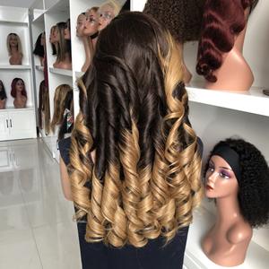 Parrucca riccia a onde tubolari marrone 4/27 a doppia trama, 20 pollici - Product Image 6