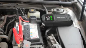 カスタム12V10400mAh1000Aピーク5.0Lガソリン3.0Lディーゼル大型LCDスクリーンカーバッテリーブースターカージャンプスターター