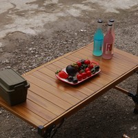 Profitez de meubles d'extérieur de haute qualité Cafétéria Glamping Cadre en aluminium léger Simple Table de camping pliante extérieure IGT