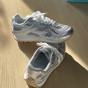 Chaussures de marche décontractées de luxe pour femmes, style rétro classique, simples et polyvalentes, collection 2026 - Product Image 1
