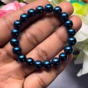 Bracelet en hématite bleue de qualité supérieure : perles rondes en pierres précieuses, bracelet extensible unisexe, style classique, cadeau d'anniversaire certifié - Product Image 2