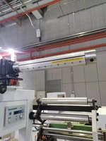 Machine à roulement motorisée électronique polyvalente TC Machinery, colle thermofusible PUR pour solutions d'enveloppement de profilés faciles à utiliser 1
