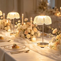 Lampe de table LED tactile moderne de luxe rechargeable sans fil en acrylique en forme de fleur pour restaurant