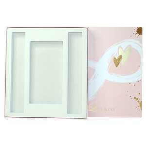 กล่องของขวัญ<span class=keywords><strong>สีชมพู</strong></span>สำหรับผู้หญิงแบบฝาพับ ขายดี สินค้าใหม่จากโรงงาน พร้อมปั๊มทองโลโก้ตามสั่ง กล่องใส่เครื่องประดับแบบฝา-ฐาน พร้อมแผ่น EVA ด้านใน - Product Image 1