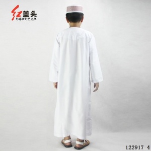 Abaya islámica cómoda y ligera para hombre, de cuello redondo, hasta el tobillo, de manga larga, adecuada para la oración en todas las estaciones. - Product Image 1
